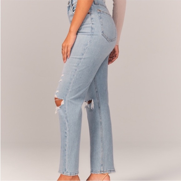 Abercrombie & Fitch Curve Love Ultra High Rise Ankle Straight Jeans - Picture 4 of 12